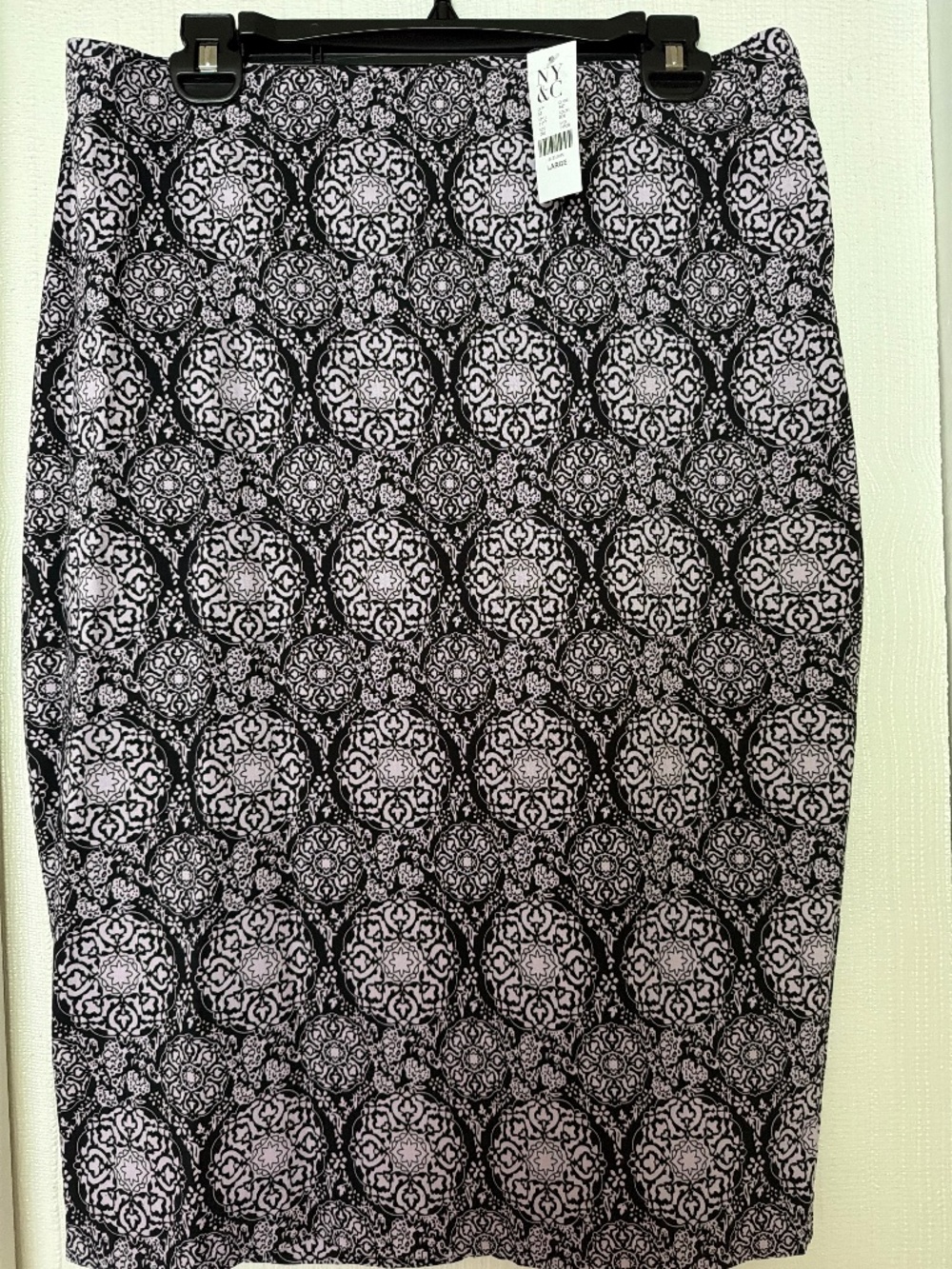 N&C New York & Company Black & Lavender Printed Skirt – Size Large